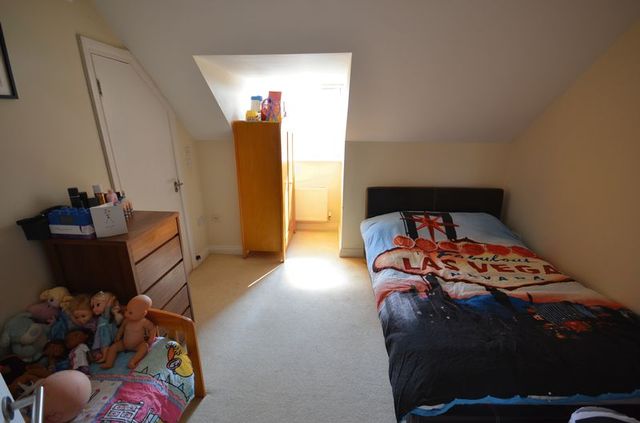 Image of 2 bedroom Flat for sale in Queens Park West Drive Bournemouth BH8 at Queens Park West Drive  Bournemouth, BH8 9BY