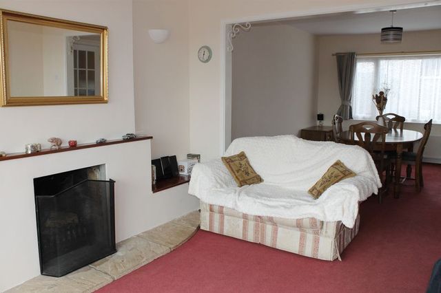  Image of 3 bedroom Detached house for sale in Rayens Close Long Ashton Bristol BS41 at Rayens Close Long Ashton Bristol, BS41 9HL