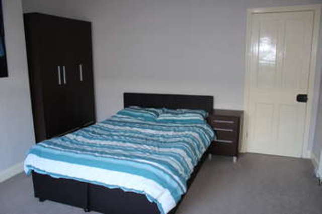  Image of 3 bedroom Terraced house for sale in Recreation Road Selby YO8 at Selby Barlby, YO8 5AL