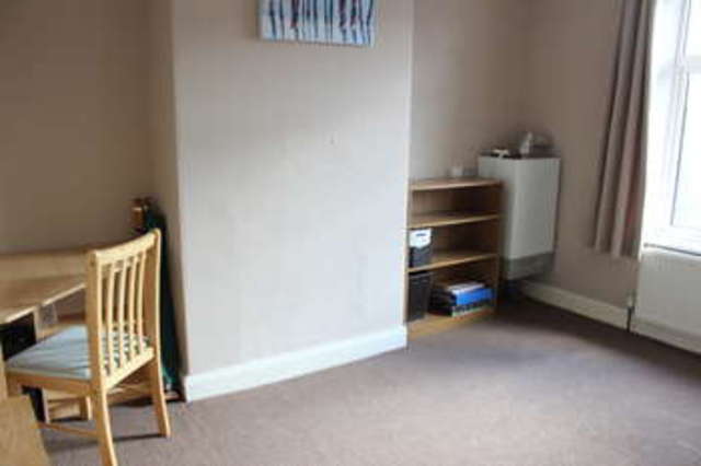 Image of 3 bedroom Terraced house for sale in Recreation Road Selby YO8 at Selby Barlby, YO8 5AL