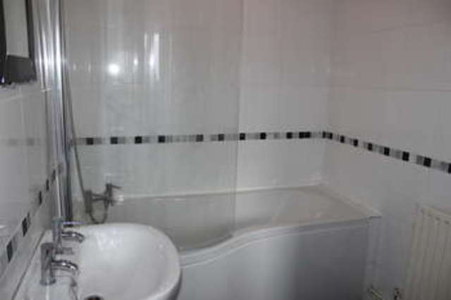 Image of 3 bedroom Terraced house for sale in Recreation Road Selby YO8 at Selby Barlby, YO8 5AL