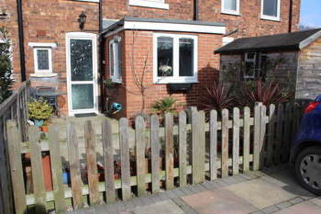  Image of 3 bedroom Terraced house for sale in Recreation Road Selby YO8 at Selby Barlby, YO8 5AL
