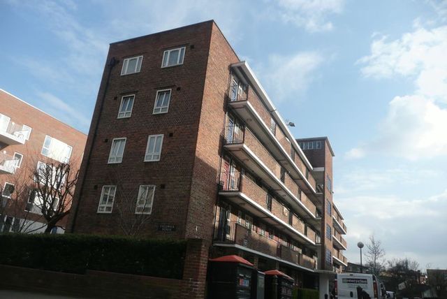  Image of 2 bedroom Flat to rent in Retreat Place London E9 at Retreat Place  Hackney, E9 6RL