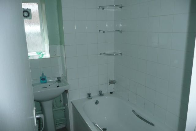  Image of 2 bedroom Flat to rent in Retreat Place London E9 at Retreat Place  Hackney, E9 6RL