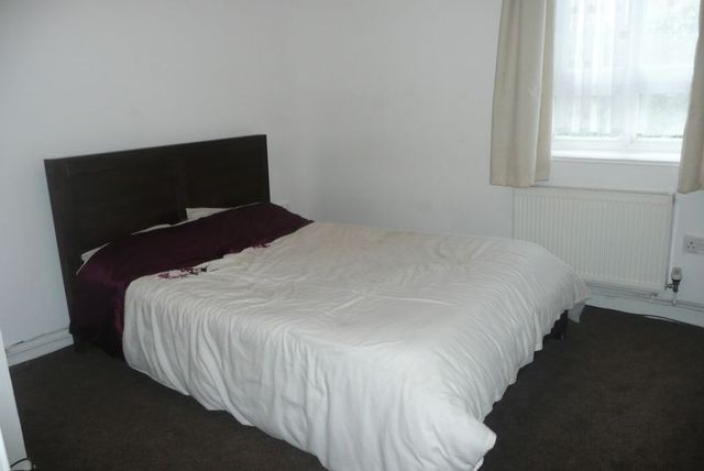  Image of 2 bedroom Flat to rent in Retreat Place London E9 at Retreat Place  Hackney, E9 6RL
