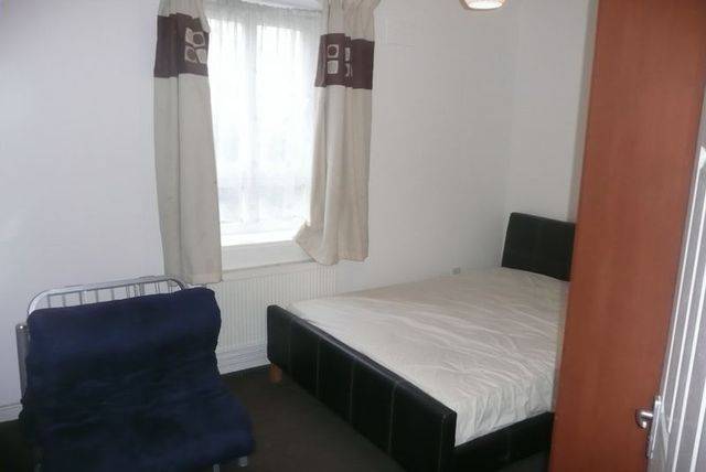  Image of 2 bedroom Flat to rent in Retreat Place London E9 at Retreat Place  Hackney, E9 6RL