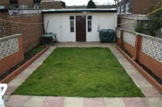  Image of 3 bedroom Terraced house to rent in Reynolds Drive Edgware HA8 at EDGWARE EDGWARE, HA8 5PX