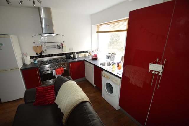  Image of 4 bedroom Detached house to rent in Rickards Street Graig Pontypridd CF37 at TREFOREST  Pontypridd, CF37 1RE