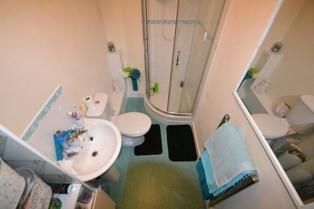  Image of 1 bedroom Flat to rent in Riverside Terrace Ely Cardiff CF5 at Cardiff South Glamorgan Ely, CF5 5AS
