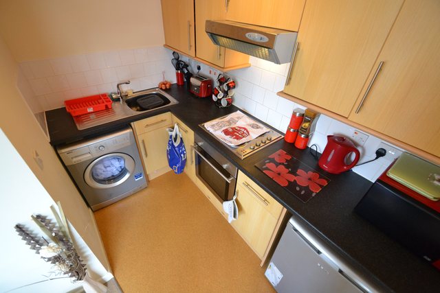  Image of 1 bedroom Flat to rent in Riverside Terrace Ely Cardiff CF5 at Cardiff South Glamorgan Ely, CF5 5AS