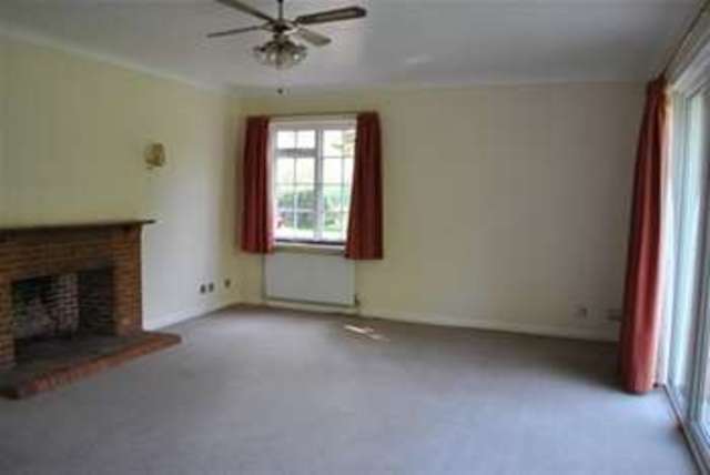  Image of 5 bedroom Detached house to rent in Great Bridge Road Romsey SO51 at Romsey, SO51 0HB