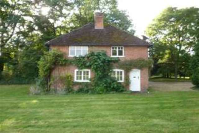  Image of 3 bedroom Detached house to rent in Great Bridge Road Romsey SO51 at Romsey, SO51 0HB