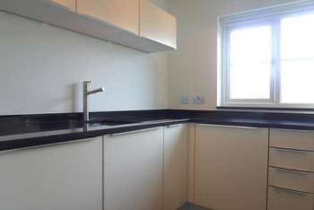  Image of 2 bedroom Flat to rent in Rosamund Close South Croydon CR2 at South Park Hill Rd  South Croydon, CR2 7EW