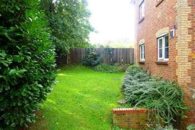  Image of 2 bedroom Flat to rent in Rosamund Close South Croydon CR2 at South Park Hill Rd  South Croydon, CR2 7EW