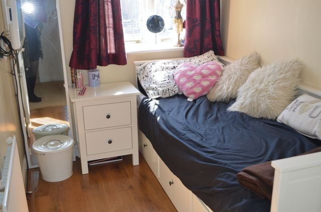  Image of 3 bedroom Semi-Detached house to rent in Rowan Close Barrow-upon-Humber DN19 at Rowan Close  Barrow-Upon-Humber, DN19 7SL