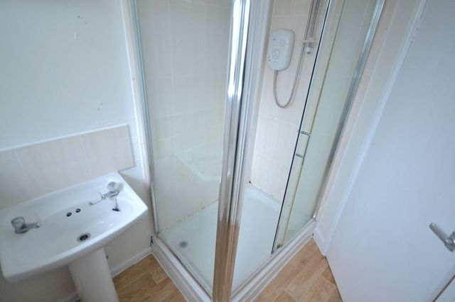  Image of 4 bedroom Semi-Detached house to rent in Rowley View West Bromwich B70 at Rowley View  West Bromwich, B70 8QR