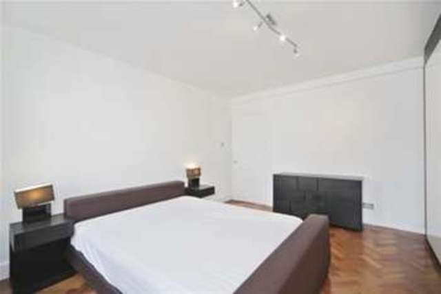  Image of 2 bedroom Flat to rent in Royal Hospital Road London SW3 at London, SW3 4HP