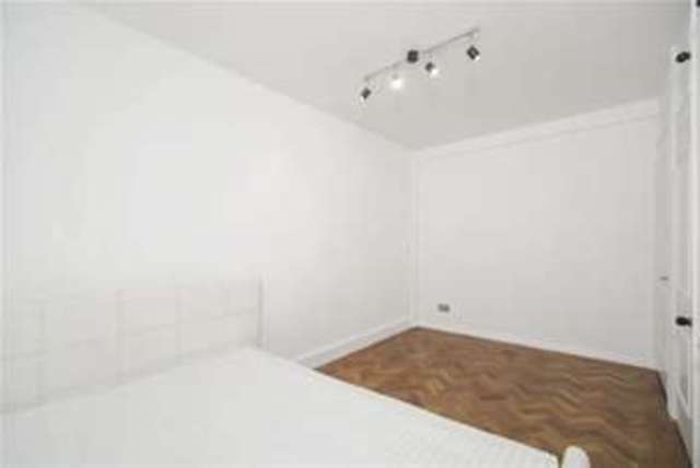  Image of 2 bedroom Flat to rent in Royal Hospital Road London SW3 at London, SW3 4HP