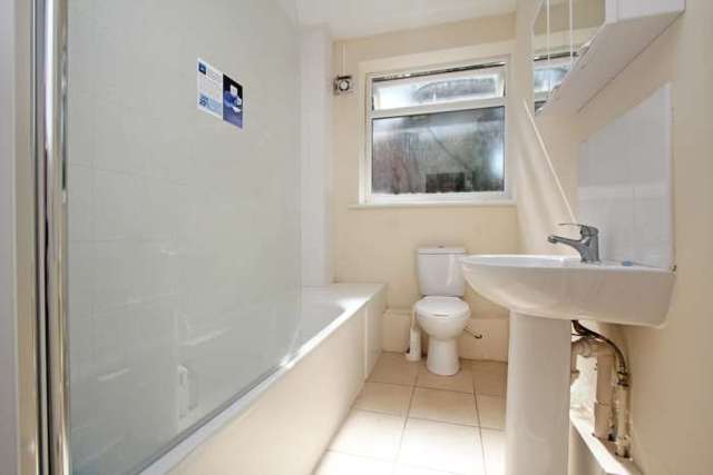  Image of 3 bedroom Flat to rent in Rutford Road London SW16 at Rutford Road  London, SW16 2DH