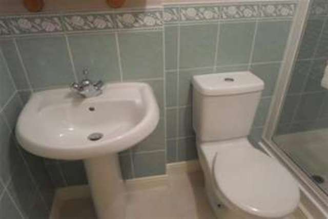  Image of 2 bedroom Flat to rent in Lyndon Court Pillmere Saltash PL12 at Saltash, PL12 6XX