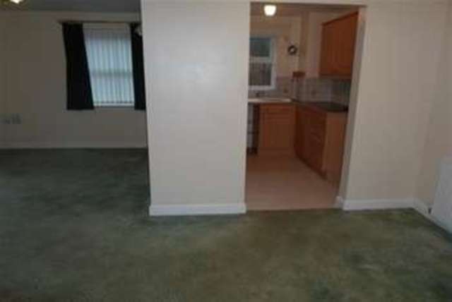  Image of 2 bedroom Flat to rent in Lyndon Court Pillmere Saltash PL12 at Saltash, PL12 6XX