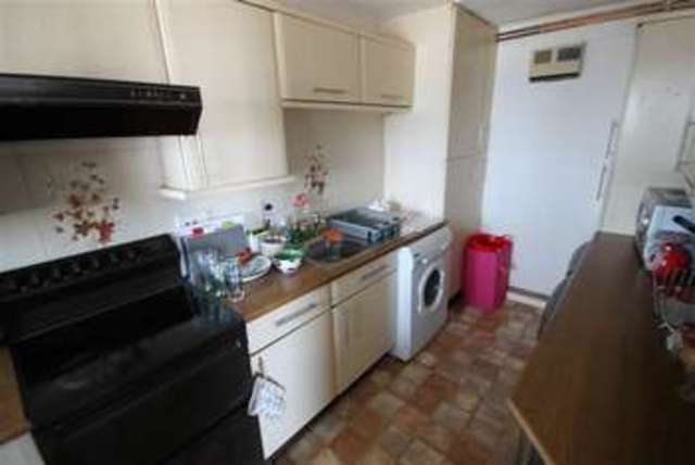  Image of 2 bedroom Flat to rent in Avenham Lane Preston PR1 at Sandown Court Avenham Lane Preston, PR1 3SE