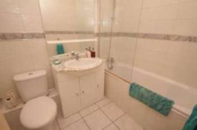  Image of 1 bedroom Flat for sale in The Avenue Beckenham BR3 at 37 The Avenue Beckenham Beckenham, BR3 5EE