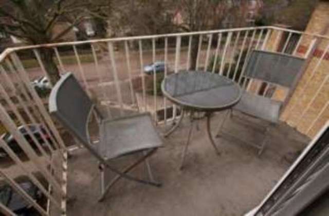  Image of 1 bedroom Flat for sale in The Avenue Beckenham BR3 at 37 The Avenue Beckenham Beckenham, BR3 5EE