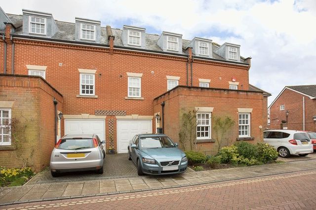  Image of 3 bedroom Terraced house for sale in School Lane Emsworth PO10 at School Lane  Emsworth, PO10 7ED