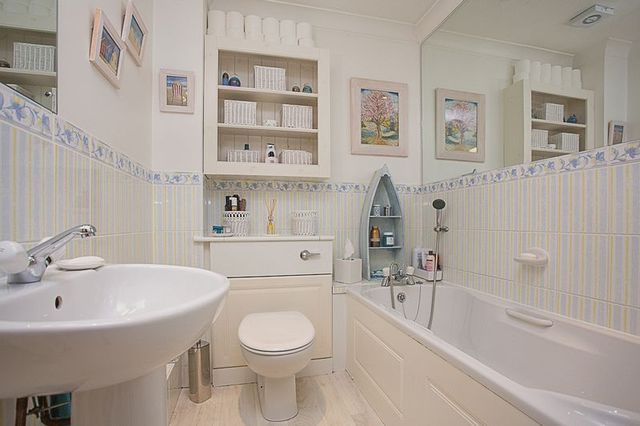  Image of 3 bedroom Terraced house for sale in School Lane Emsworth PO10 at School Lane  Emsworth, PO10 7ED