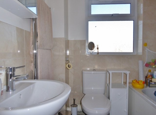  Image of 3 bedroom Terraced house for sale in Sea Kings Fareham PO14 at Sea Kings  Fareham, PO14 3SX