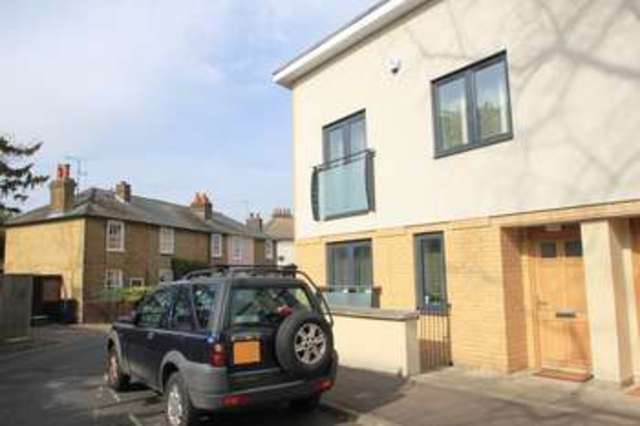  Image of 2 bedroom End of Terrace for sale in Seething Wells Lane Surbiton KT6 at Surbiton Surrey, KT6 5NR