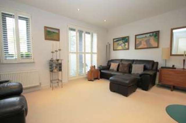  Image of 2 bedroom End of Terrace for sale in Seething Wells Lane Surbiton KT6 at Surbiton Surrey, KT6 5NR