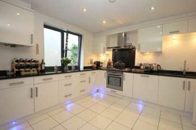  Image of 2 bedroom End of Terrace for sale in Seething Wells Lane Surbiton KT6 at Surbiton Surrey, KT6 5NR