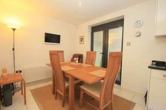  Image of 2 bedroom End of Terrace for sale in Seething Wells Lane Surbiton KT6 at Surbiton Surrey, KT6 5NR
