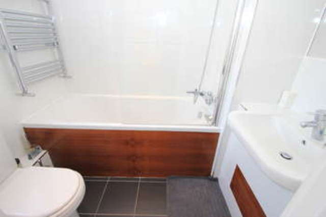  Image of 2 bedroom End of Terrace for sale in Seething Wells Lane Surbiton KT6 at Surbiton Surrey, KT6 5NR