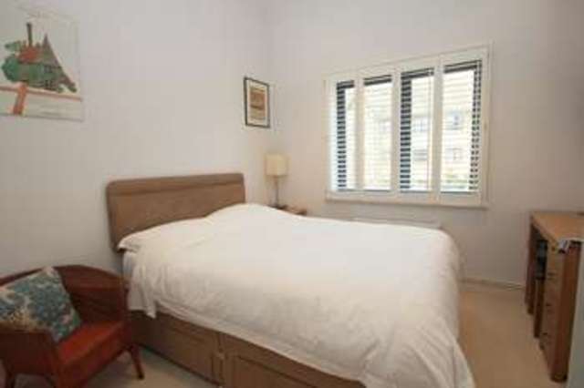  Image of 2 bedroom End of Terrace for sale in Seething Wells Lane Surbiton KT6 at Surbiton Surrey, KT6 5NR