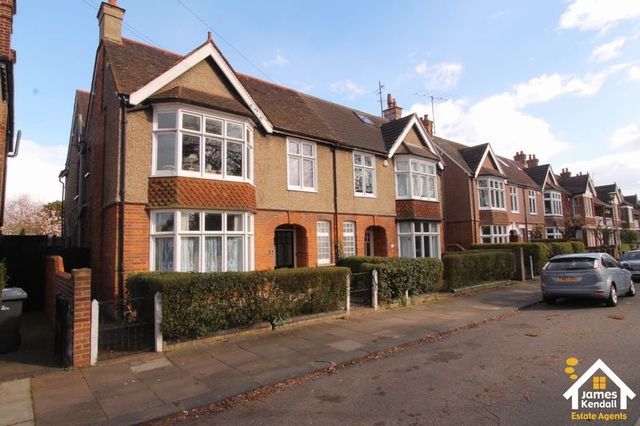  Image of 4 bedroom Property for sale in Shaftesbury Avenue Bedford MK40 at Shaftesbury Avenue  Bedford, MK40 3SA