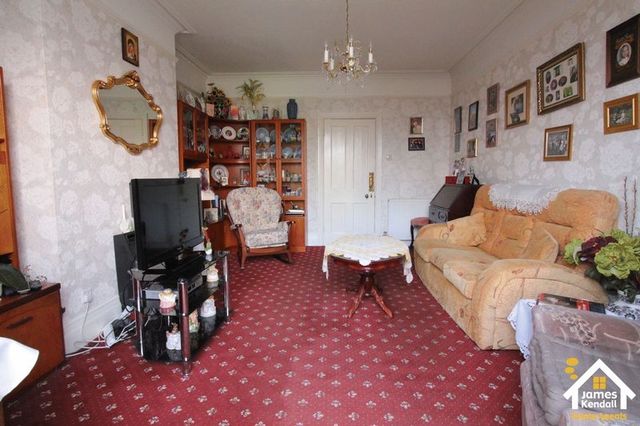  Image of 4 bedroom Property for sale in Shaftesbury Avenue Bedford MK40 at Shaftesbury Avenue  Bedford, MK40 3SA