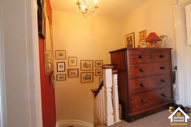  Image of 4 bedroom Property for sale in Shaftesbury Avenue Bedford MK40 at Shaftesbury Avenue  Bedford, MK40 3SA