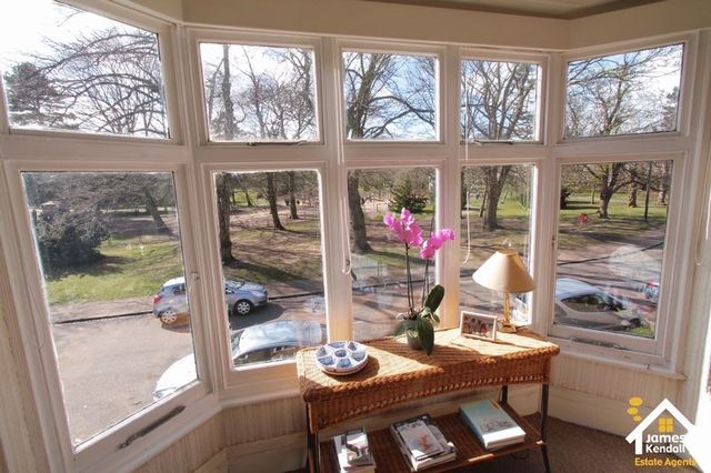  Image of 4 bedroom Property for sale in Shaftesbury Avenue Bedford MK40 at Shaftesbury Avenue  Bedford, MK40 3SA