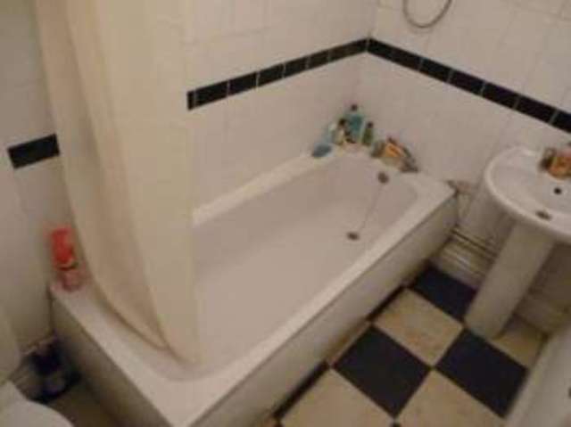  Image of 1 bedroom Flat for sale in Shakespeare Road Bedford MK40 at Bedford Bedfordshire Bedford, MK40 2DX