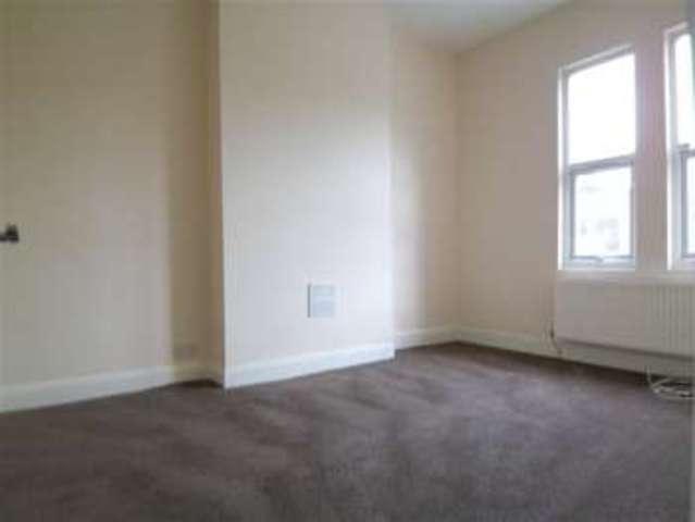  Image of 2 bedroom Apartment to rent in Shernhall Street London E17 at Upper Walthamstow, E17 3EY