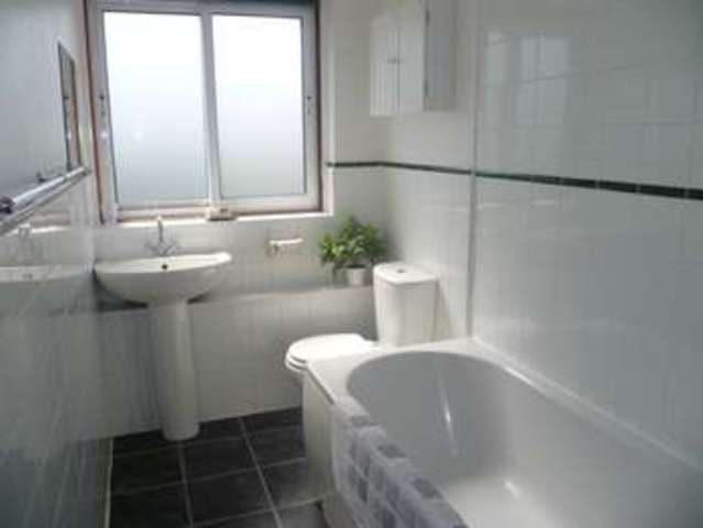  Image of 1 bedroom Flat to rent in Shortlands Grove Bromley BR2 at Shortlands Kent Hayes, BR2 0ND