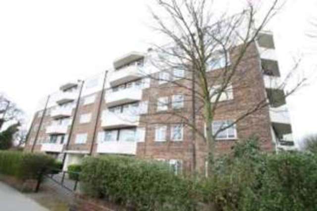 Image of 3 bedroom Flat for sale in London Road Thornton Heath CR7 at London Road Thornton Heath Norbury, CR7 6HT