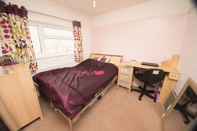  Image of 3 bedroom Semi-Detached house for sale in Sleapshyde Lane Smallford St. Albans AL4 at Sleapshyde Lane Smallford St. Albans, AL4 0SB