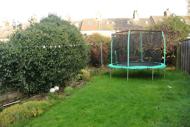  Image of 3 bedroom Semi-Detached house to rent in South Parade Grantham NG31 at South Parade  Grantham, NG31 6HT