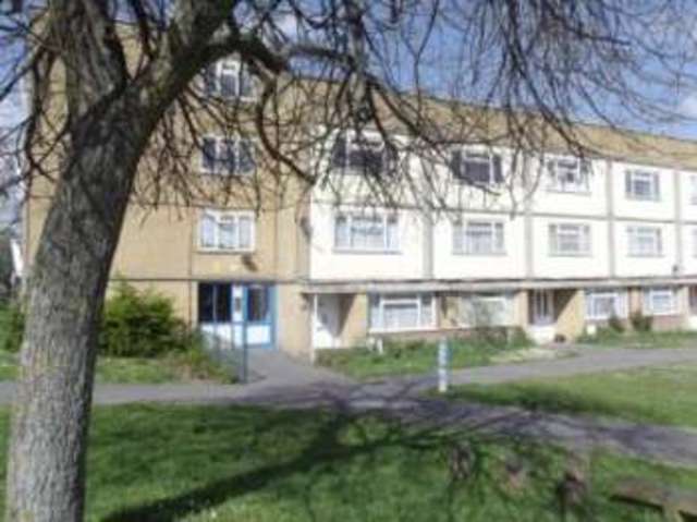  Image of 2 bedroom Maisonette for sale in Tankerville Road Southampton SO19 at Southampton Hampshire Itchen, SO19 7GN
