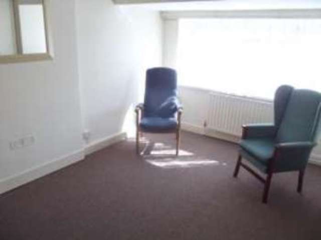  Image of 2 bedroom Maisonette for sale in Tankerville Road Southampton SO19 at Southampton Hampshire Itchen, SO19 7GN
