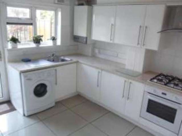  Image of 2 bedroom Maisonette for sale in Tankerville Road Southampton SO19 at Southampton Hampshire Itchen, SO19 7GN